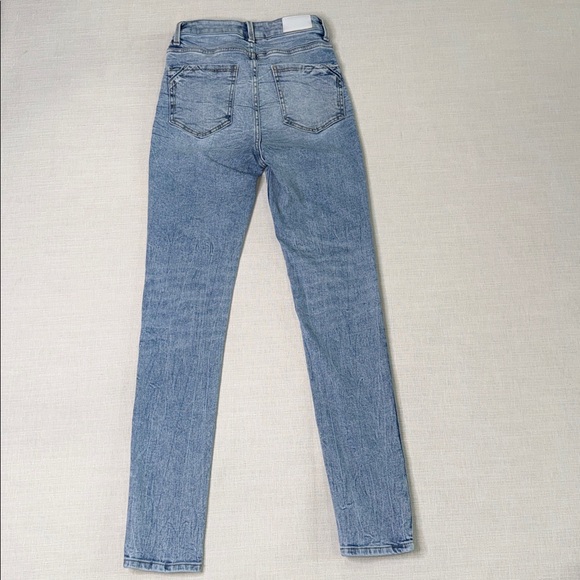 Buckle Black Women's Ankle Skinny Stretch Jean in Light Blue - Picture 10 of 13